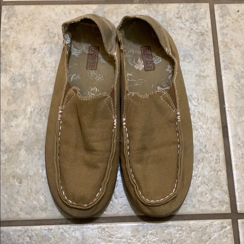 Olukai loafers slip ons size 9